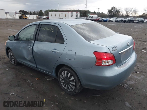 2009 Toyota Yaris z VIN JTDBT903591332683, wystawiony jako IAAI lot #41224976 z przebiegiem 113 305 mil mil oraz . Historia ofert i sprzedaży dostępna na DreamBid. Obrazek 3.