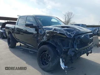 2018 Ram 1500 Sport z VIN 1C6RR7MT8JS168041, wystawiony jako IAAI lot #41887661 z przebiegiem 105 448 mil mil oraz . Historia ofert i sprzedaży dostępna na DreamBid. Obrazek 1.