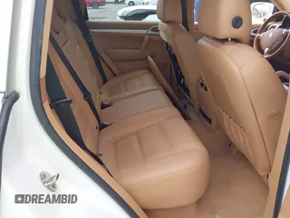 2010 Porsche Cayenne z VIN WP1AA2AP6ALA07199, wystawiony jako IAAI lot #41975088 z przebiegiem 150 152 mil mil oraz . Historia ofert i sprzedaży dostępna na DreamBid. Obrazek 8.