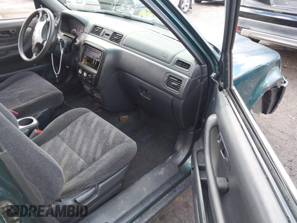 2001 Honda CR-V LX with VIN JHLRD28411S004985, listed as a IAAI auction lot 41735083 with 228,777 mi miles. Bid and sale history available at carsss.com. Image 5.