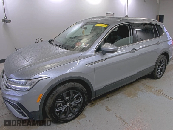 2024 Volkswagen Tiguan SE with VIN 3VV3B7AX5RM084940, listed as a IAAI auction lot 42774152 with 19,747 mi miles and . Bid and sale history available at DreamBid. Image 25.