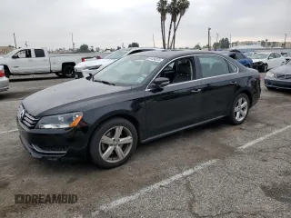 2013 Volkswagen Passat SE z VIN 1VWBH7A35DC005523, wystawiony jako Copart lot #54184375 z przebiegiem 111 843 mil mil oraz Szkoda całkowita • Salvage title. Historia ofert i sprzedaży dostępna na DreamBid. Obrazek 1.
