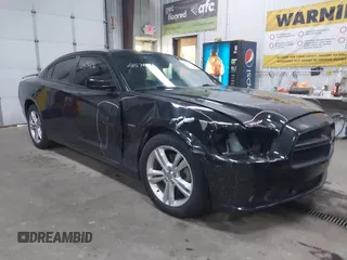 2011 Dodge Charger RT Plus with VIN 2B3CM5CT2BH521841, listed as a IAAI auction lot 41571696 with 186,120 mi miles. Bid and sale history available at carsss.com. Image 1.