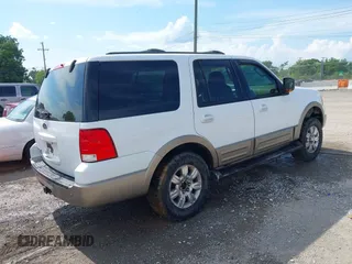 2004 Ford Expedition Eddie Bauer z VIN 1FMFU18L04LB38933, wystawiony jako IAAI lot #42707140 z przebiegiem 270 503 mil mil oraz . Historia ofert i sprzedaży dostępna na DreamBid. Obrazek 4.