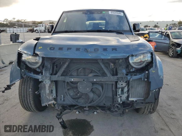 2020 Land Rover Defender SE z VIN SALEPEEU6L2025416, wystawiony jako Copart lot #85045544 z przebiegiem 36 906 mil mil oraz Szkoda całkowita • Salvage title. Historia ofert i sprzedaży dostępna na DreamBid. Obrazek 5.