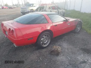 1991 Chevrolet Corvette z VIN 1G1YY2385M5117941, wystawiony jako IAAI lot #41408362 z przebiegiem Nie podano mil oraz . Historia ofert i sprzedaży dostępna na DreamBid. Obrazek 4.