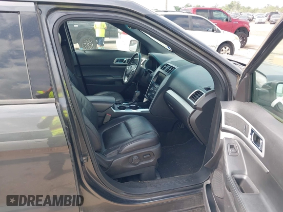 2015 Ford Explorer XLT with VIN 1FM5K7D8XFGB49343, listed as a IAAI auction lot 42159381 with 142,073 mi miles and . Bid and sale history available at carsss.com. Image 14.
