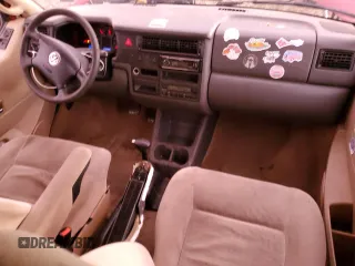 2003 Volkswagen EuroVan с VIN WV2KB47093H015569, выставлен на аукционе Copart как лот 81954144 с пробегом 166 304 миль миль и Чистый • Clean title. История ставок и продаж доступна на DreamBid. Изображение 8.