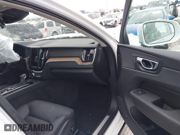 2021 Volvo XC60 Momentum с VIN YV4102RKXM1864202, выставлен на аукционе IAAI как лот 41453983 с пробегом 52 015 миль миль и . История ставок и продаж доступна на DreamBid. Изображение 5.