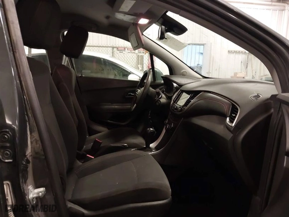 2019 Chevrolet Trax LS with VIN 3GNCJKSB4KL214510, listed as a IAAI auction lot 40640607 with 128,037 mi miles. Bid and sale history available at carsss.com. Image 5.