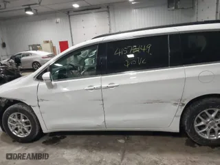 2022 Chrysler Pacifica Touring L with VIN 2C4RC1BG3NR178111, listed as a IAAI auction lot 41572149 with 54,919 mi miles. Bid and sale history available at carsss.com. Image 14.