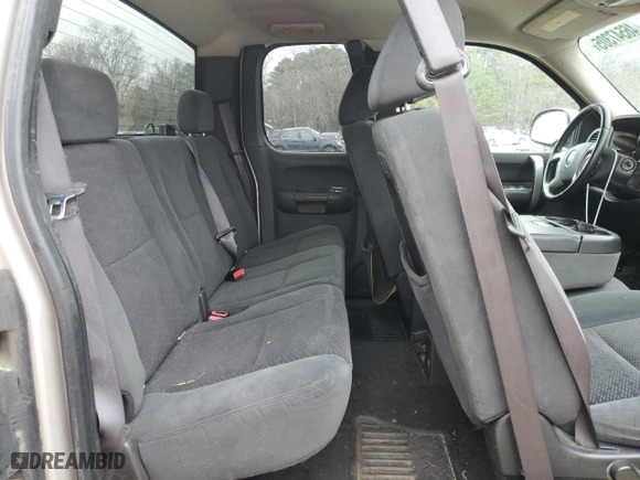 2008 Chevrolet Silverado 1500 LT w/1LT with VIN 2GCEC19J681146076, listed as a Copart auction lot 46547305 with 204,212 mi miles and Clean Title. Bid and sale history available at carsss.com. Image 10.