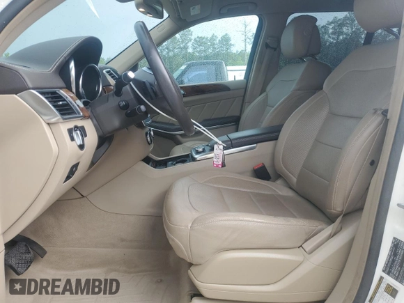 2014 Mercedes-Benz GL 450 z VIN 4JGDF7CE5EA434847, wystawiony jako Copart lot #53893475 z przebiegiem 117 808 mil mil oraz Szkody całkowita. Historia ofert i sprzedaży dostępna na DreamBid. Obrazek 7.