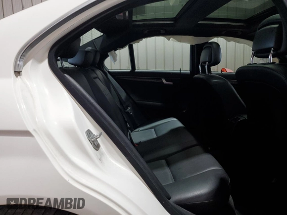 2013 Mercedes-Benz C 300 Sport с VIN WDDGF8AB3DG071630, выставлен на аукционе Copart как лот 60633755 с пробегом 125 585 миль миль и Списание • Salvage title. История ставок и продаж доступна на DreamBid. Изображение 10.