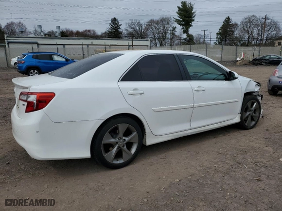 2014 Toyota Camry L with VIN 4T1BF1FK0EU837736, listed as a Copart auction lot 50718365 with 87,961 mi miles and Salvage Title. Bid and sale history available at carsss.com. Image 3.
