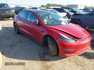 2021 Tesla Model 3 Performance z VIN 5YJ3E1EC2MF926060, wystawiony jako IAAI lot #41150998 z przebiegiem 45 590 mil mil oraz . Historia ofert i sprzedaży dostępna na DreamBid. Obrazek 1.