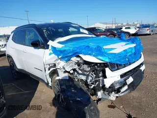 2025 Jeep Compass Limited with VIN 3C4NJDCN0ST566747, listed as a IAAI auction lot 42224070 with 578 mi miles and . Bid and sale history available at DreamBid. Image 1.