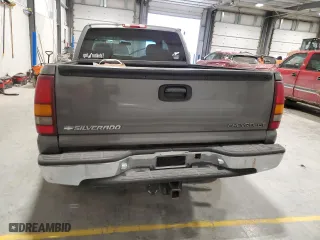 2000 Chevrolet Silverado 1500 LS with VIN 1GCEC19T8YZ113332, listed as a Copart auction lot 44770385 with 0 mi miles and Salvage Title. Bid and sale history available at carsss.com. Image 6.