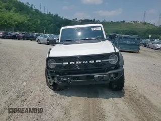 2023 Ford Bronco z VIN 1FMEE5DP9PLC00732, wystawiony jako Copart lot #60123165 z przebiegiem 10 672 mil mil oraz Szkoda całkowita • Salvage title. Historia ofert i sprzedaży dostępna na DreamBid. Obrazek 15.
