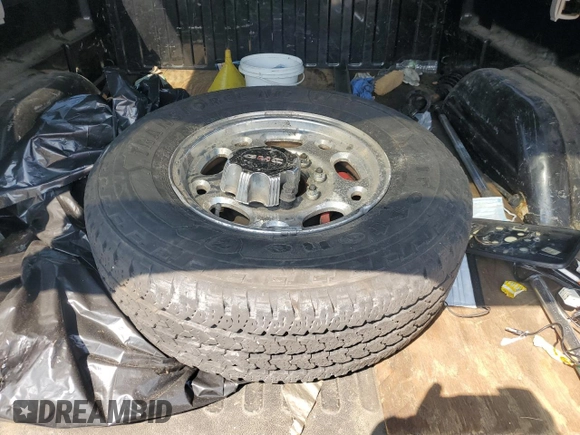 2005 GMC Sierra 2500HD SLT with VIN 1GTHK292X5E141116, listed as a Copart auction lot 61093415 with 160,630 mi miles and Salvage title. Bid and sale history available at DreamBid. Image 12.