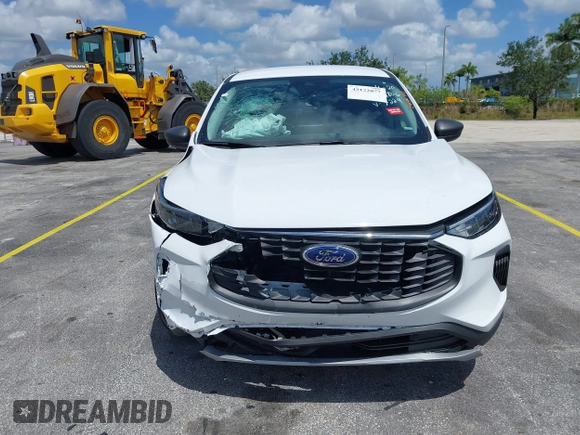 2025 Ford Escape Active z VIN 1FMCU0GN4SUA57229, wystawiony jako IAAI lot #42122877 z przebiegiem 6 119 mil mil oraz . Historia ofert i sprzedaży dostępna na DreamBid. Obrazek 6.