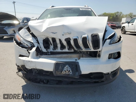 2018 Jeep Cherokee Latitude with VIN 1C4PJLCB6JD587468, listed as a Copart auction lot 52258695 with 136,466 mi miles and Salvage title. Bid and sale history available at DreamBid. Image 5.