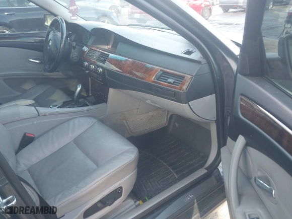 2008 BMW 5 Series 535xi with VIN WBANV935X8CZ63661, listed as a IAAI auction lot 41698806 with 156,212 mi miles. Bid and sale history available at carsss.com. Image 5.