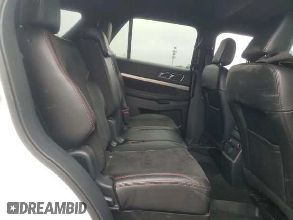 2019 Ford Explorer XLT z VIN 1FM5K8D84KGA57144, wystawiony jako Copart lot #60521115 z przebiegiem 131 517 mil mil oraz Szkoda całkowita • Salvage title. Historia ofert i sprzedaży dostępna na DreamBid. Obrazek 11.