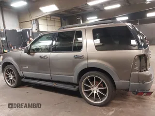 2006 Ford Explorer XLT with VIN 1FMEU73E06UB06021, listed as a IAAI auction lot 41910253 with 202,797 mi miles. Bid and sale history available at carsss.com. Image 14.