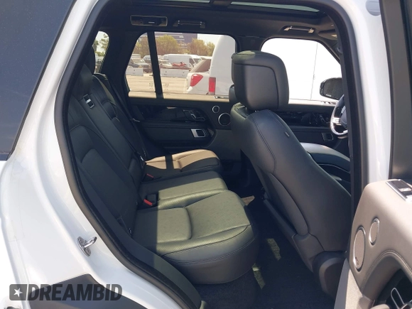2021 Land Rover Range Rover Westminster z VIN SALGS2RUXMA446580, wystawiony jako IAAI lot #42093231 z przebiegiem 45 416 mil mil oraz . Historia ofert i sprzedaży dostępna na DreamBid. Obrazek 8.
