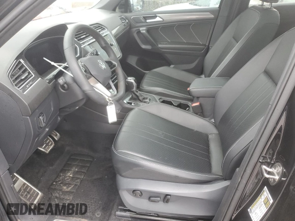 2024 Volkswagen Tiguan SE R-Line Black с VIN 3VV8B7AX3RM069570, выставлен на аукционе Copart как лот 55841875 с пробегом 12 720 миль миль и Списание • Salvage title. История ставок и продаж доступна на DreamBid. Изображение 7.