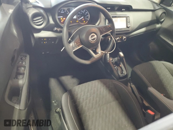 2022 Nissan Kicks S z VIN 3N1CP5BVXNL493178, wystawiony jako Copart lot #55552355 z przebiegiem 21 576 mil mil oraz Szkoda całkowita • Salvage title. Historia ofert i sprzedaży dostępna na DreamBid. Obrazek 8.