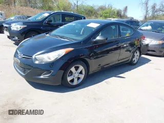2013 Hyundai Elantra GLS z VIN KMHDH4AE6DU928322, wystawiony jako IAAI lot #42054141 z przebiegiem 147 986 mil mil oraz . Historia ofert i sprzedaży dostępna na DreamBid. Obrazek 17.
