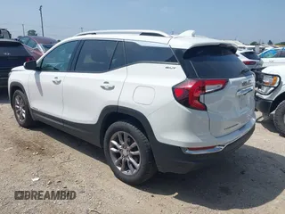2023 GMC Terrain SLT z VIN 3GKALPEG4PL194415, wystawiony jako IAAI lot #42338108 z przebiegiem 51 966 mil mil oraz . Historia ofert i sprzedaży dostępna na DreamBid. Obrazek 3.
