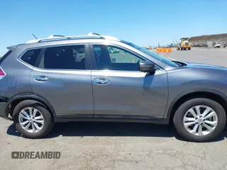 2015 Nissan Rogue SV z VIN 5N1AT2MK1FC853092, wystawiony jako IAAI lot #42327990 z przebiegiem 92 794 mil mil oraz . Historia ofert i sprzedaży dostępna na DreamBid. Obrazek 13.