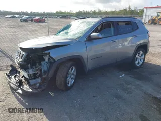 2020 Jeep Compass Altitude z VIN 3C4NJCBB6LT235321, wystawiony jako IAAI lot #42497160 z przebiegiem 25 615 mil mil oraz . Historia ofert i sprzedaży dostępna na DreamBid. Obrazek 18.