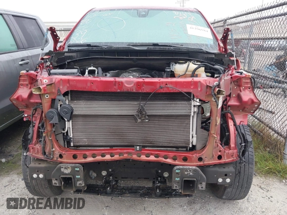 2021 Chevrolet Suburban LT z VIN 1GNSCCKD8MR138864, wystawiony jako IAAI lot #41296984 z przebiegiem Nie podano mil oraz . Historia ofert i sprzedaży dostępna na DreamBid. Obrazek 13.
