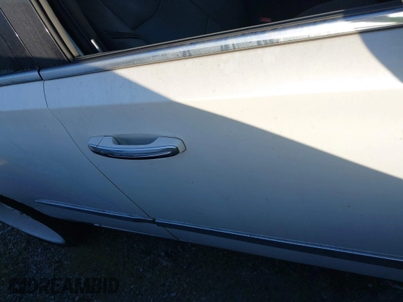 2016 Cadillac Escalade Platinum z VIN 1GYS4DKJ6GR290318, wystawiony jako IAAI lot #40090625 z przebiegiem Nie podano mil oraz . Historia ofert i sprzedaży dostępna na DreamBid. Obrazek 13.