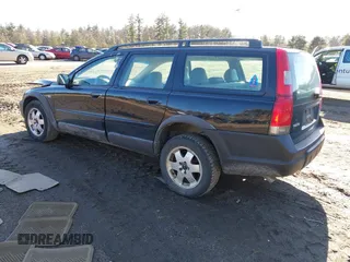 2004 Volvo V70 XC70 with VIN YV1SZ59H441151020, listed as a IAAI auction lot 41761408 with 195,292 mi miles. Bid and sale history available at carsss.com. Image 3.