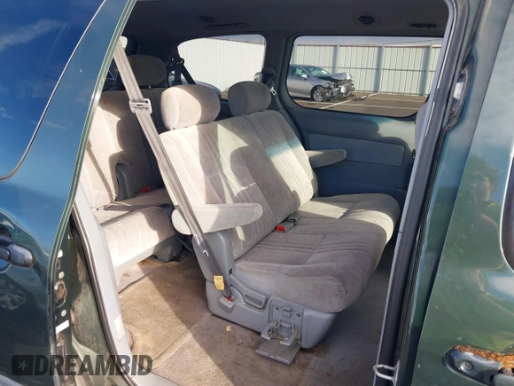 2000 Toyota Sienna CE with VIN 4T3ZF19C6YU220808, listed as a IAAI auction lot 41250496 with 222,812 mi miles. Bid and sale history available at carsss.com. Image 8.