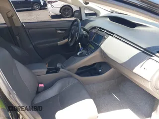 2011 Toyota Prius I z VIN JTDKN3DUXB1375772, wystawiony jako IAAI lot #42315979 z przebiegiem 208 265 mil mil oraz . Historia ofert i sprzedaży dostępna na DreamBid. Obrazek 5.