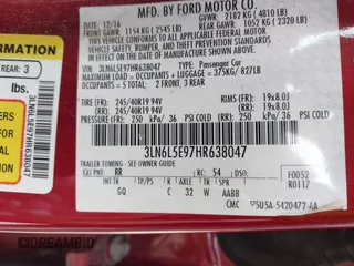 2017 Lincoln MKZ Reserve z VIN 3LN6L5E97HR638047, wystawiony jako IAAI lot #41911214 z przebiegiem 135 491 mil mil oraz . Historia ofert i sprzedaży dostępna na DreamBid. Obrazek 9.