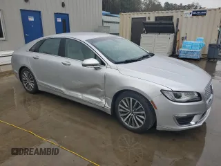 2019 Lincoln MKZ Standard with VIN 3LN6L5A91KR619118, listed as a Copart auction lot 82528044 with 10,541 mi miles and Salvage Title. Bid and sale history available at carsss.com. Image 4.