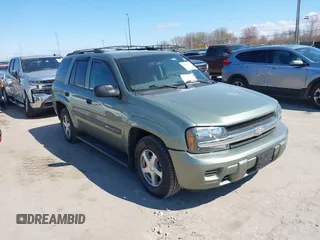 2004 Chevrolet TrailBlazer LS with VIN 1GNDT13S442359669, listed as a IAAI auction lot 42049642 with 111,817 mi miles. Bid and sale history available at carsss.com. Image 1.