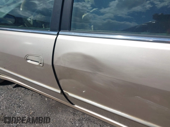 2000 Honda Accord EX с VIN 1HGCG1657YA004278, выставлен на аукционе IAAI как лот 42240210 с пробегом 484 941 миль миль и . История ставок и продаж доступна на DreamBid. Изображение 6.