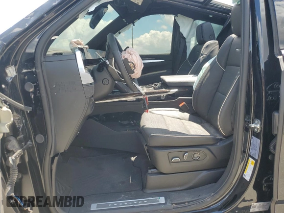 2025 Cadillac Escalade z VIN 1GYS9BRL7SR221143, wystawiony jako Copart lot #55594795 z przebiegiem 463 mil mil oraz Szkoda całkowita • Salvage title. Historia ofert i sprzedaży dostępna na DreamBid. Obrazek 7.