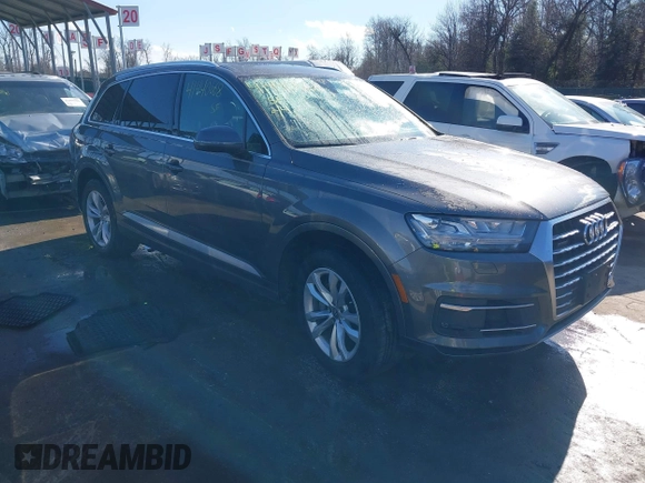 2019 Audi Q7 Premium Plus z VIN WA1LAAF75KD009898, wystawiony jako IAAI lot #41440668 z przebiegiem 56 525 mil mil oraz . Historia ofert i sprzedaży dostępna na DreamBid. Obrazek 1.