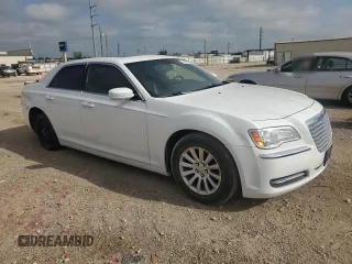 2013 Chrysler 300 z VIN 2C3CCAAG2DH533219, wystawiony jako Copart lot #54202515 z przebiegiem 192 531 mil mil oraz Czysty tytuł • Clean title. Historia ofert i sprzedaży dostępna na DreamBid. Obrazek 4.