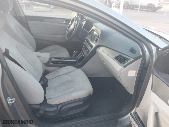 2017 Hyundai Sonata Hybrid SE with VIN KMHE24L35HA074609, listed as a IAAI auction lot 41177631 with 109,259 mi miles. Bid and sale history available at carsss.com. Image 5.
