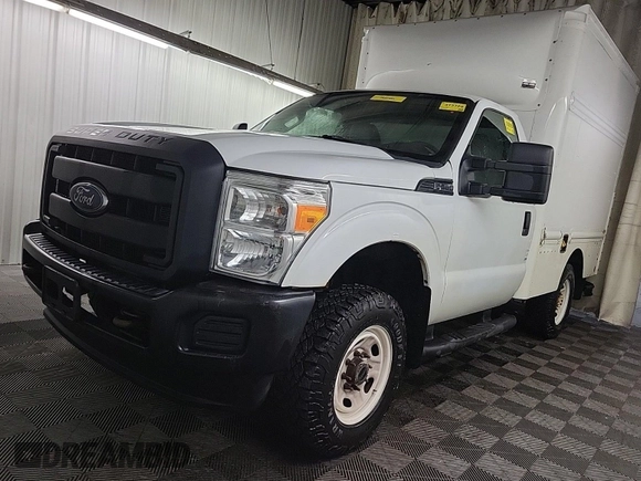 2013 Ford F-250 XL z VIN 1FDBF2B68DEB48275, wystawiony jako IAAI lot #42512434 z przebiegiem 434 130 mil mil oraz . Historia ofert i sprzedaży dostępna na DreamBid. Obrazek 48.